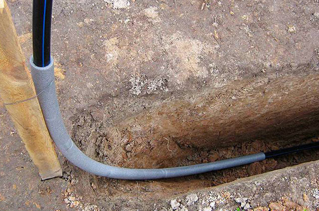 Поменять водопроводные трубы под землей труба в трубу